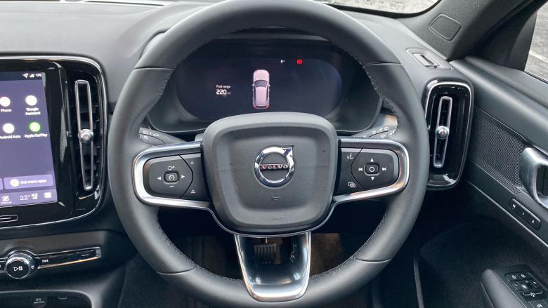 Volvo XC40 2.0 B4P Plus Black Edition 5dr Auto Petrol Estate